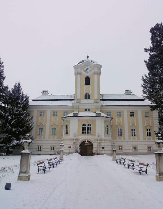 Frontansicht Schlosshotel Rosenau