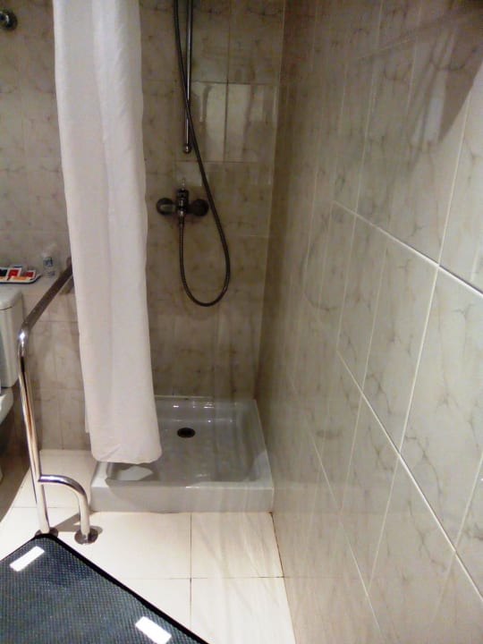 Zu kleine Dusche 60cmx60cm SBH Costa Calma Beach Resort