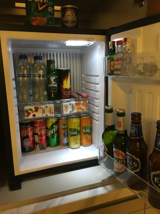 Zimmer Acanthus Cennet Barut Collection