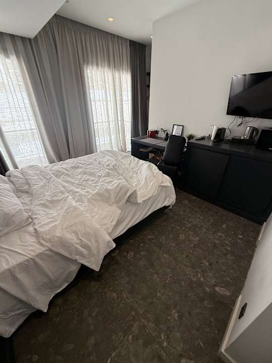 Zimmer The Asprogeraka - self check-in rooms