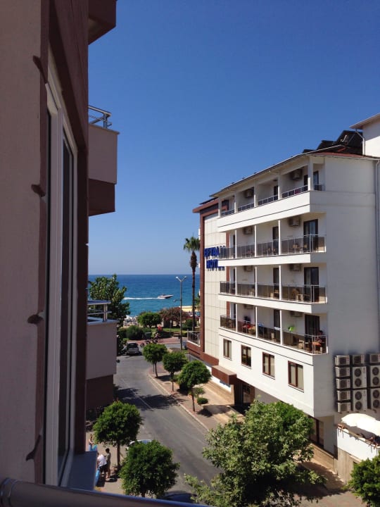 Seitlicher Meerblick aus der 3. Etage Hawaii Suite Beach Hotel