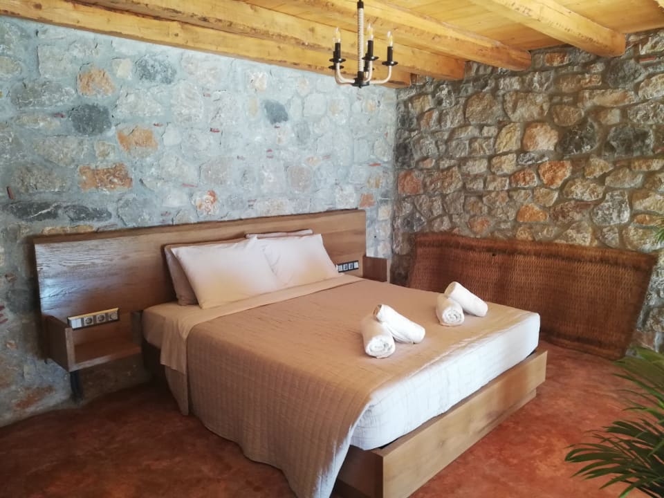 Zimmer Stone Luxury Suites - Adults Only