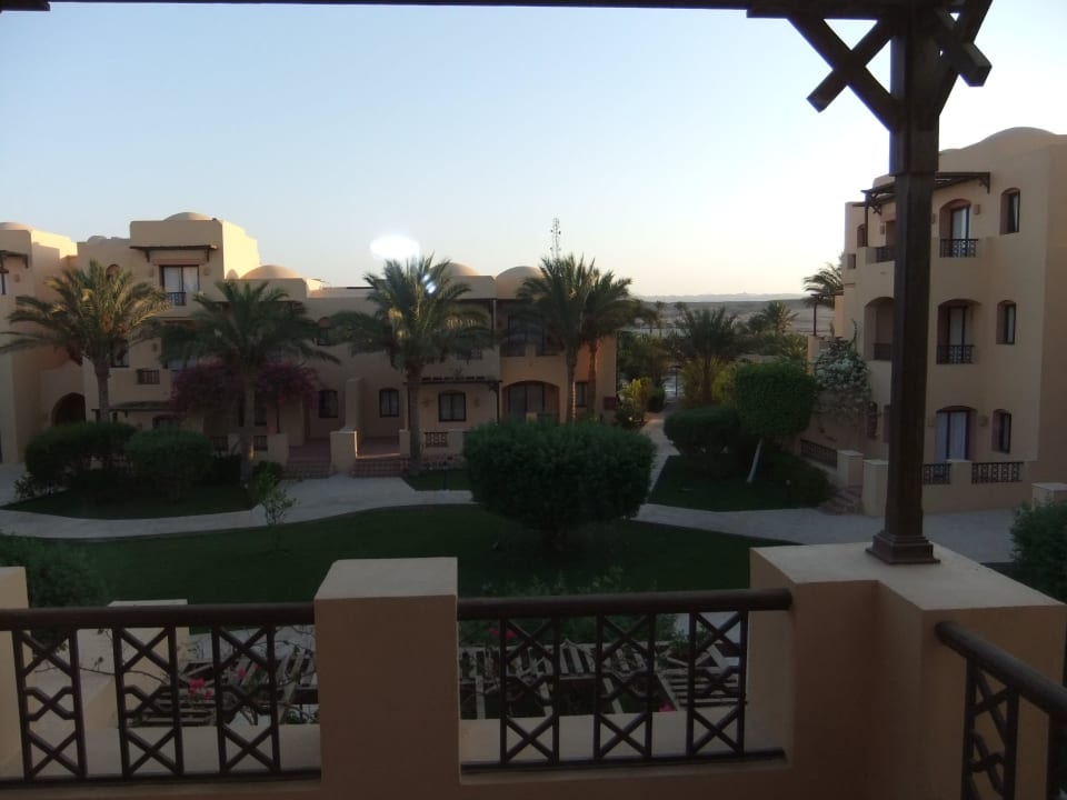 Ausblick in die Anlage von unserem Balkon Steigenberger Coraya Beach - Adults only