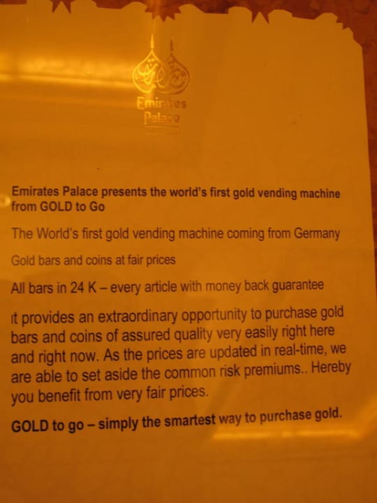 Beschreibung Goldautomat in der Lobby Emirates Palace Mandarin Oriental