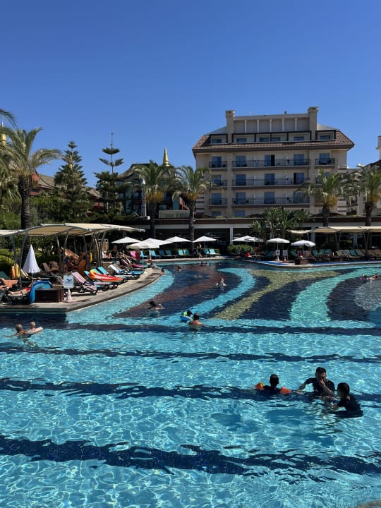 Pool Crystal Family Comfort Collection