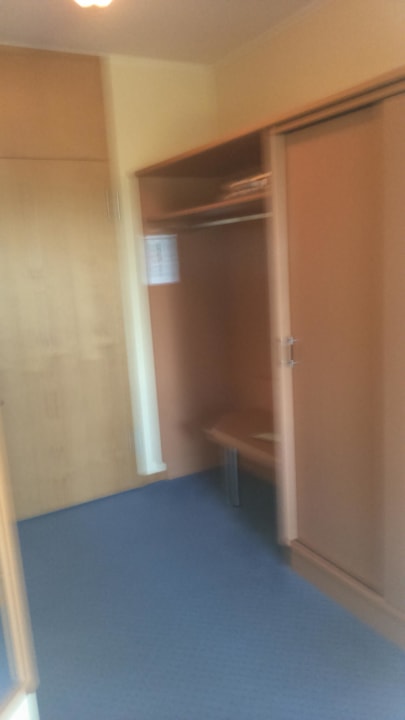Schrank, Garderobe Hotel Landhaus Fink