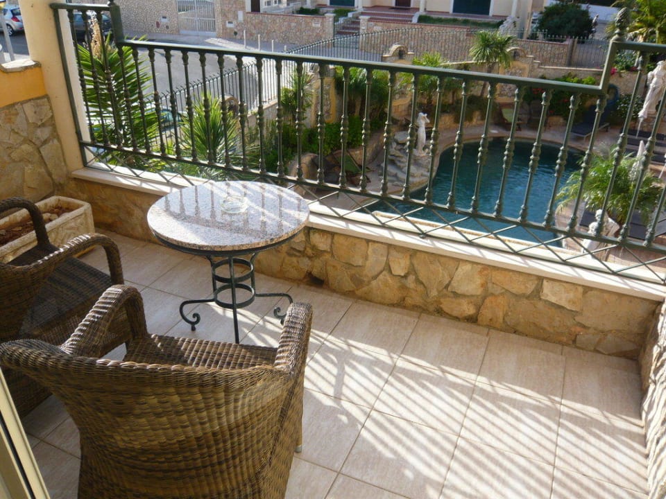 Balkon mit Blick auf Pool Charming Residence Dom Manuel I - Adults only