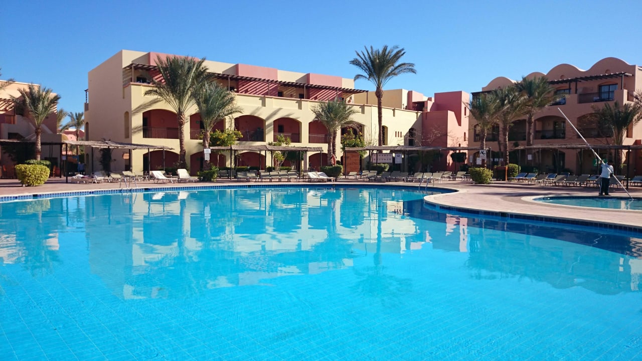 Маленький бассейн  Jaz Makadi Saraya Resort