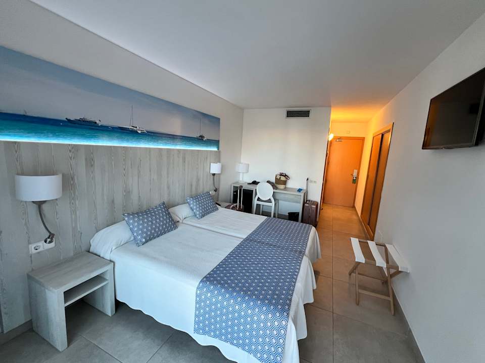 Zimmer Club Can Bossa