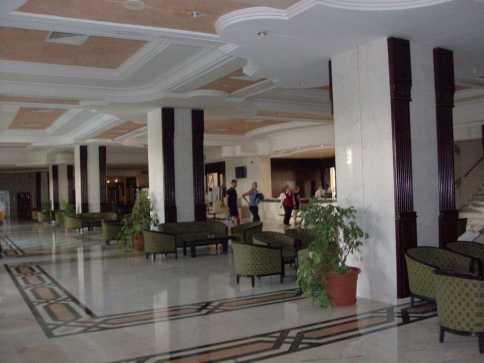 Blick in die Eingangshalle Hotel El Mouradi Palm Marina