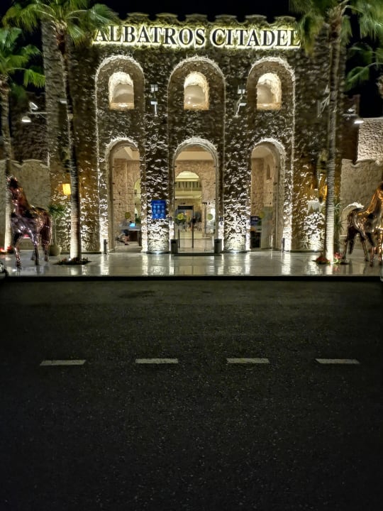 Außenansicht Pickalbatros Citadel Resort