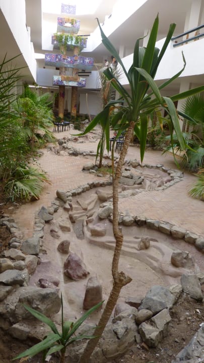 Sehr nett gemacht, Flur-Bau dauert schon 3 Jahre Shams Safaga Resort