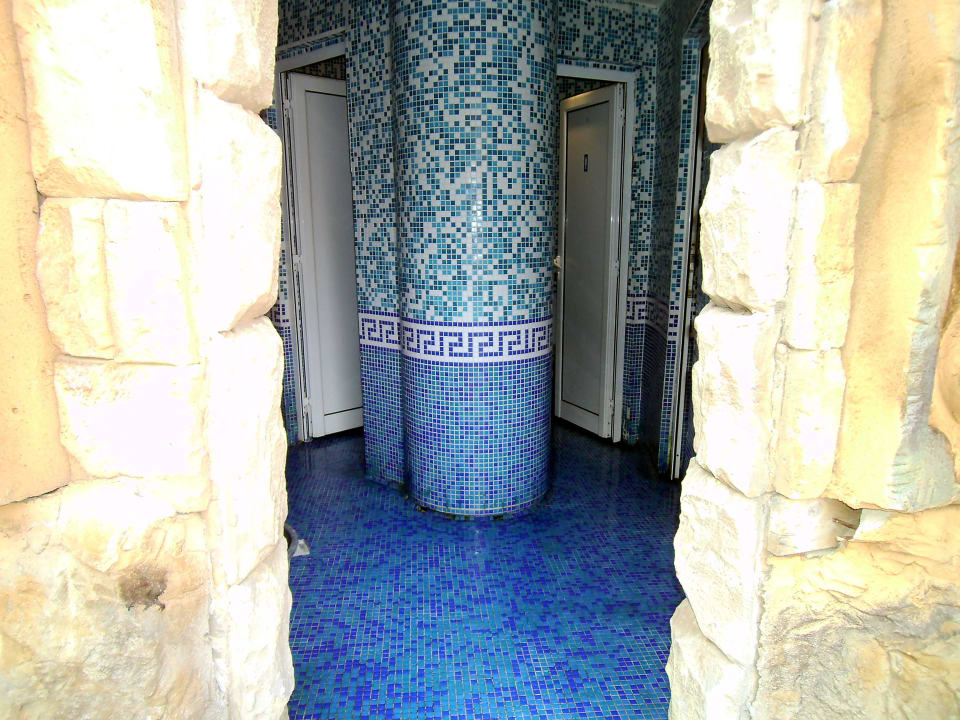 Wc Anlagen bitte nur mit Schuhen betreten Royal Park Hotel & Aqua park