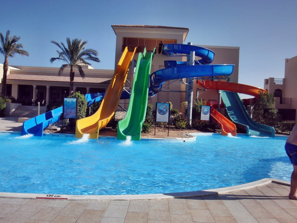 Rutschen beim zweiten Aquapark JAZ Aquamarine Resort