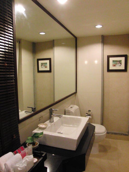 Blick ins Badezimmer Aonang Villa Resort