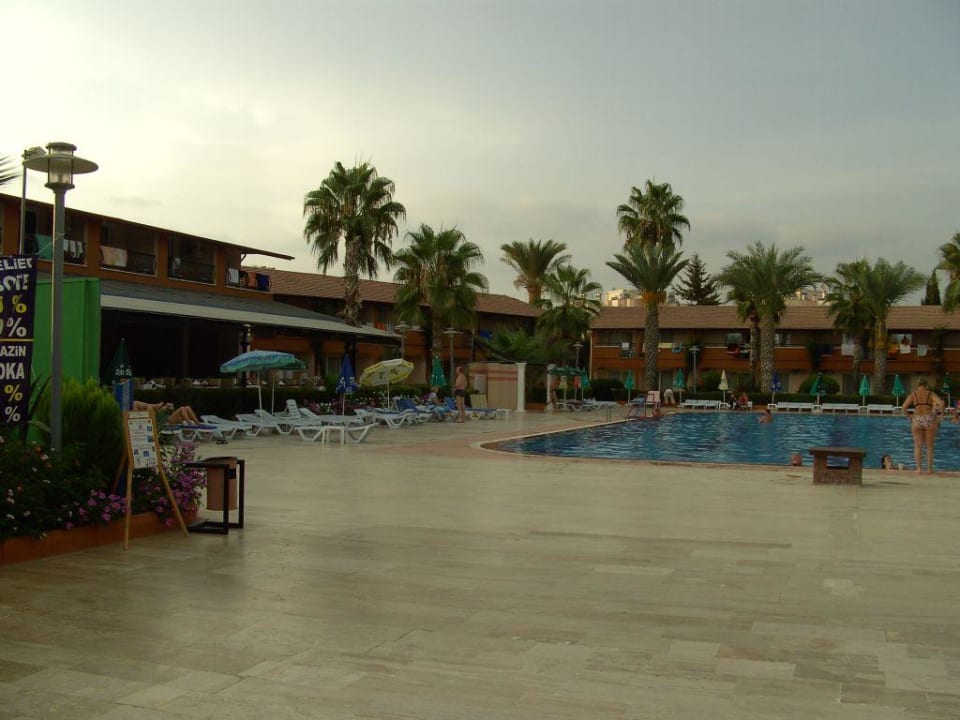 Funpool Club Turtas Beach Hotel