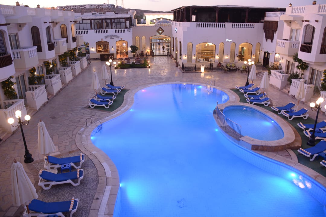 Pool Oriental Rivoli Hotel und Spa