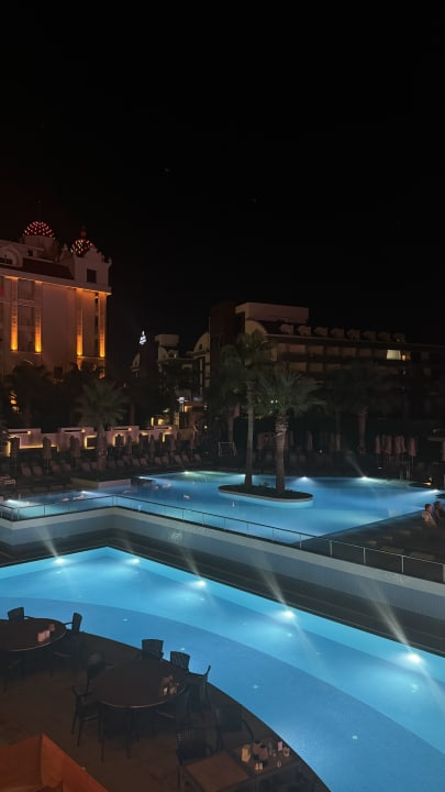 Pool Side Sunport Hotel & Spa