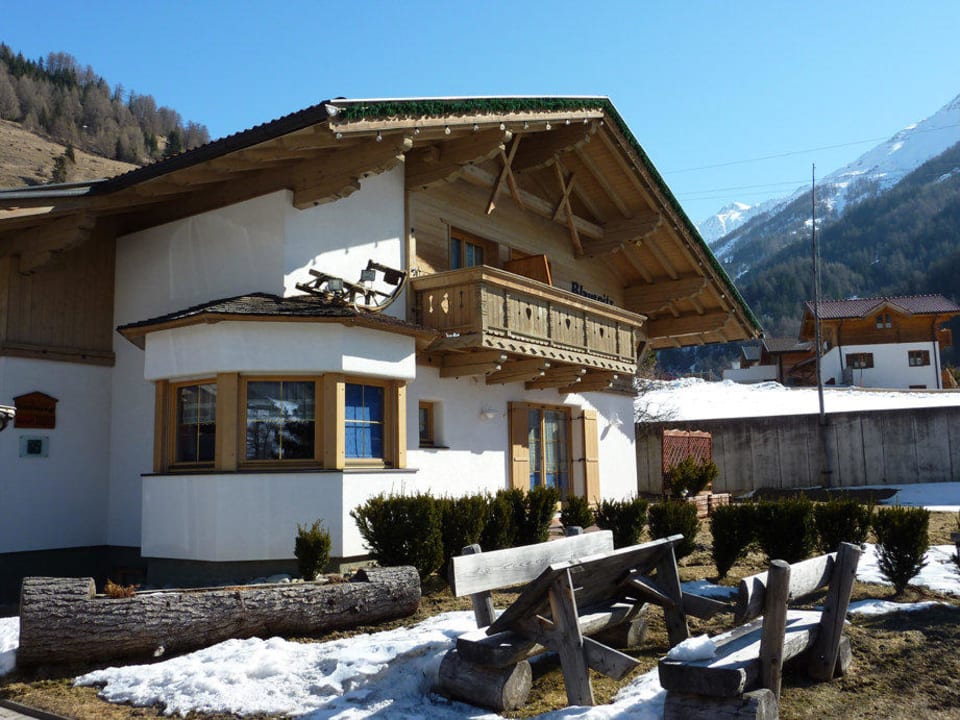 Vorderansicht der Ferienhauses Haus Blauspitz