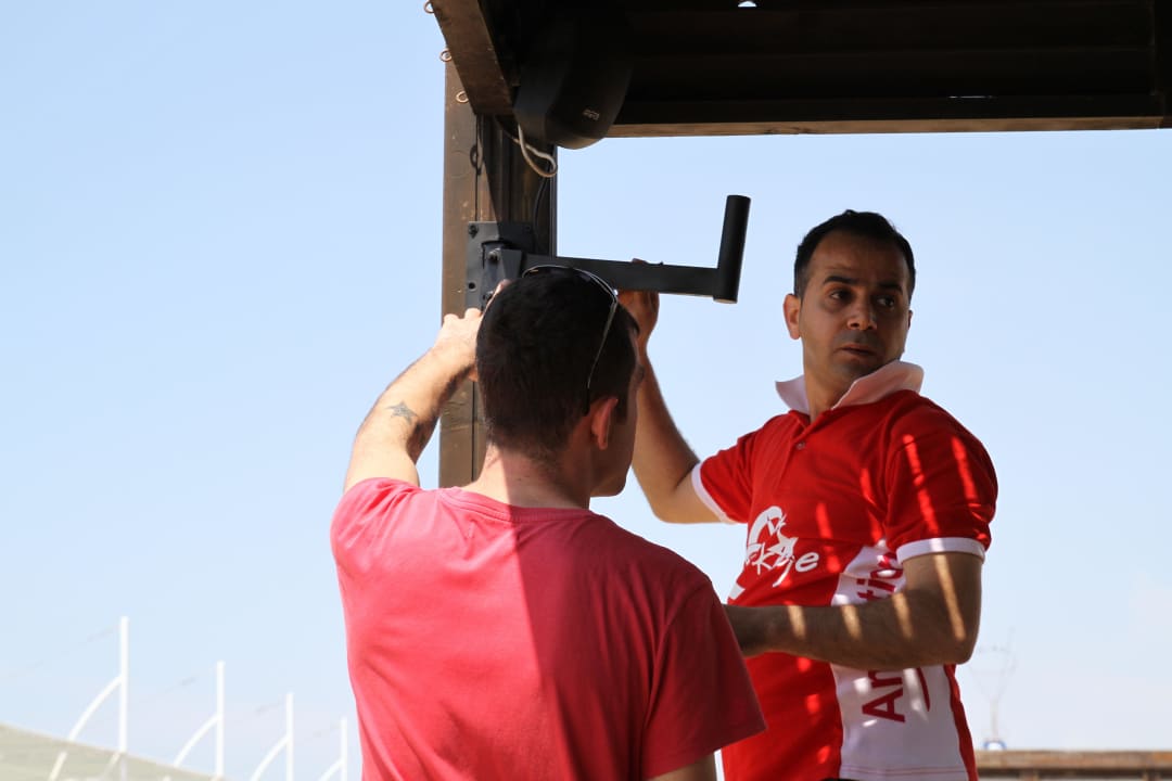 Die Dj´s bei der Arbeit im Strandrestaurant Aydinbey Kings Palace & Spa