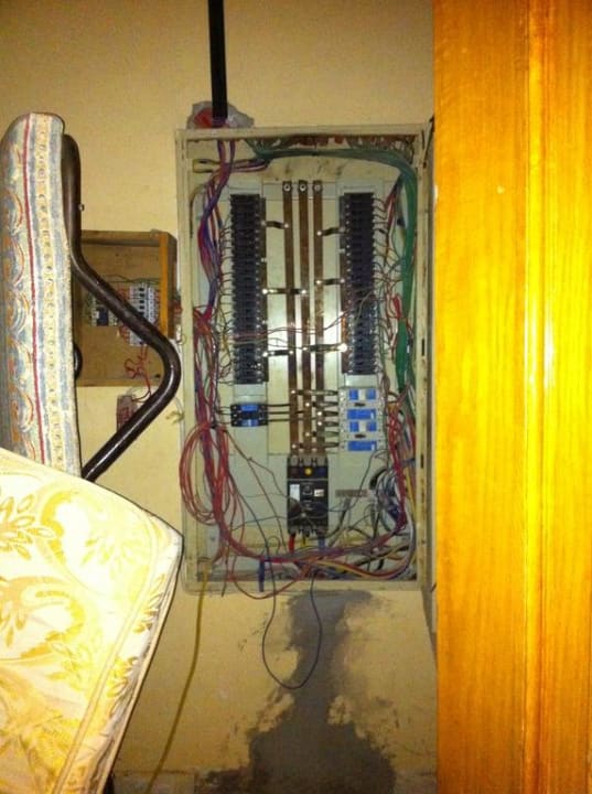 Elektroinstallation des Grauens The Grand Hotel Hurghada