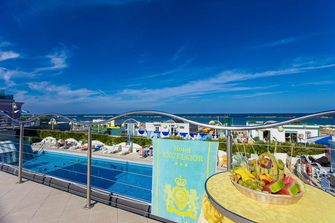 Vista dalla Terrazza della Piscina Hotel Excelsior