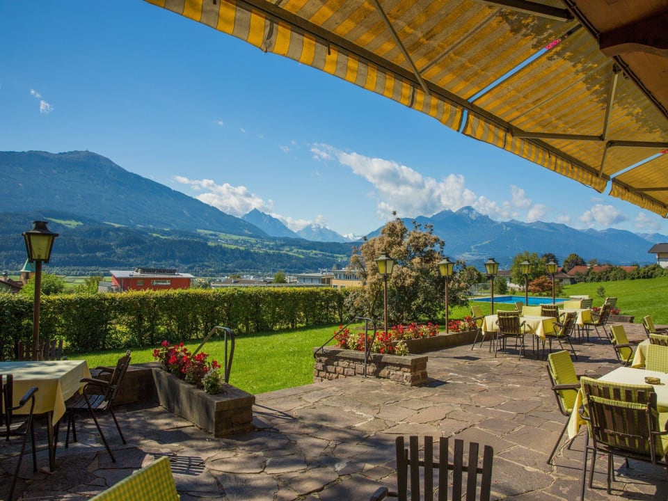 Blick von unserer Terrasse auf den Patscherkofel  Hotel Huberhof
