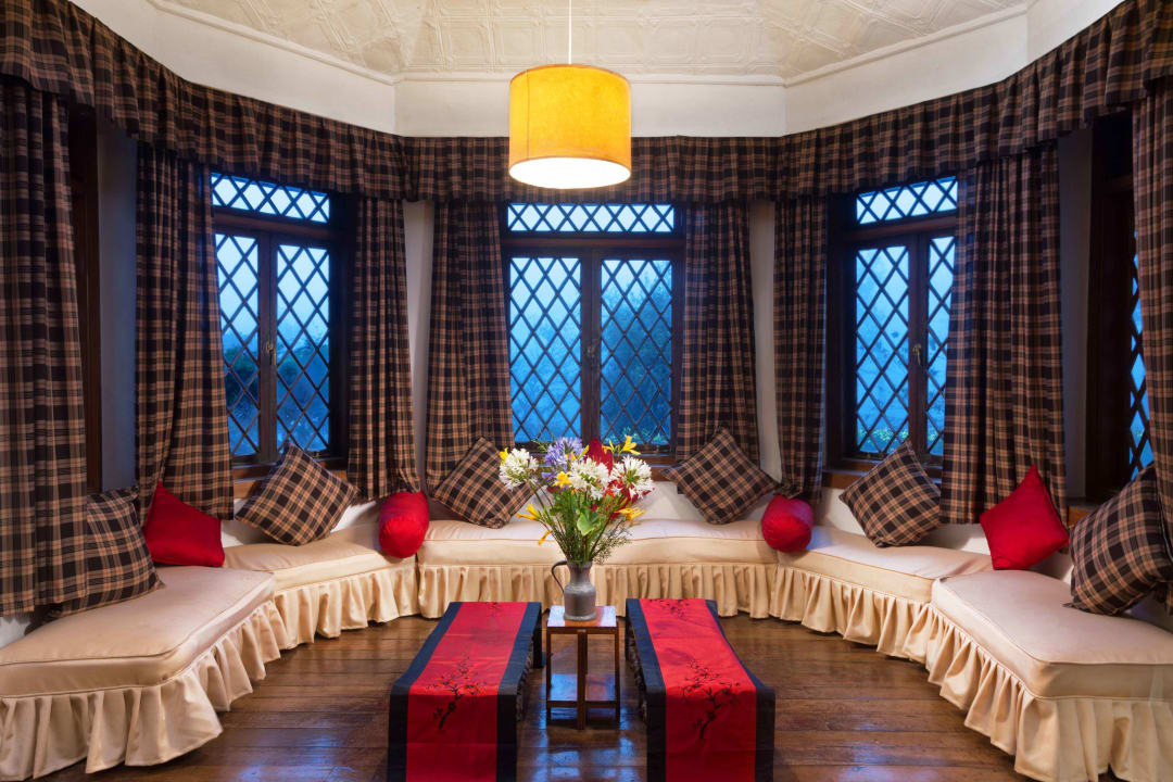 Lobby Scottish Planter Bungalow- Thema Collection