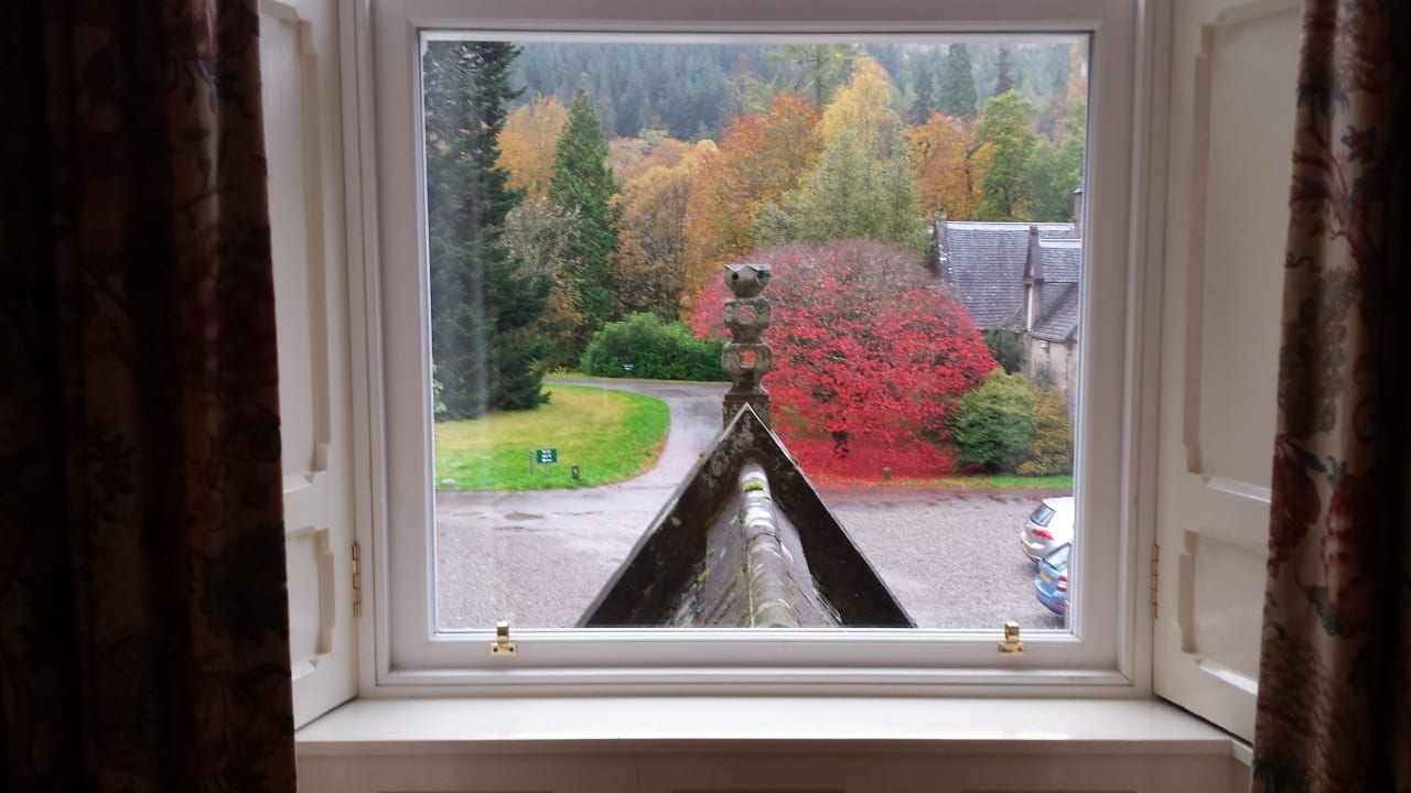 Auf den Hof Hotel Glengarry Castle
