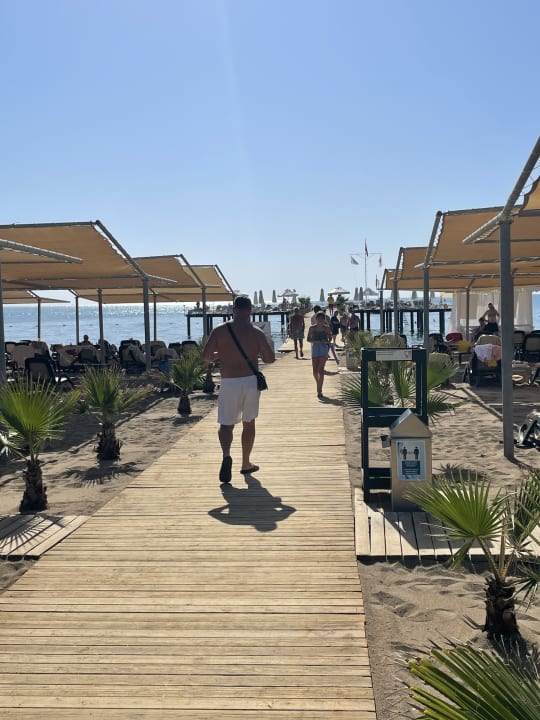 Strand Royal Wings Hotel