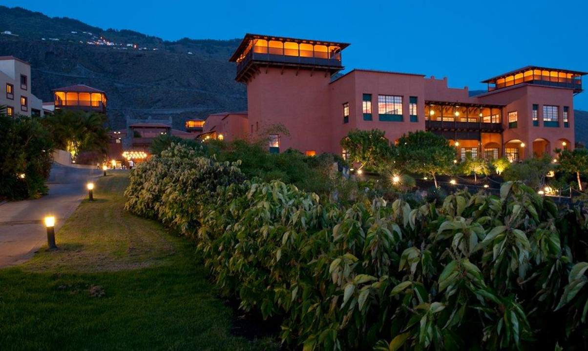 Das Hauptgebäude in der Mitte La Palma Princess