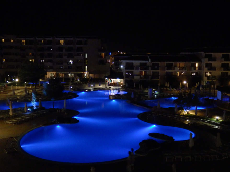 Pool bei Nacht HVD Clubhotel Miramar