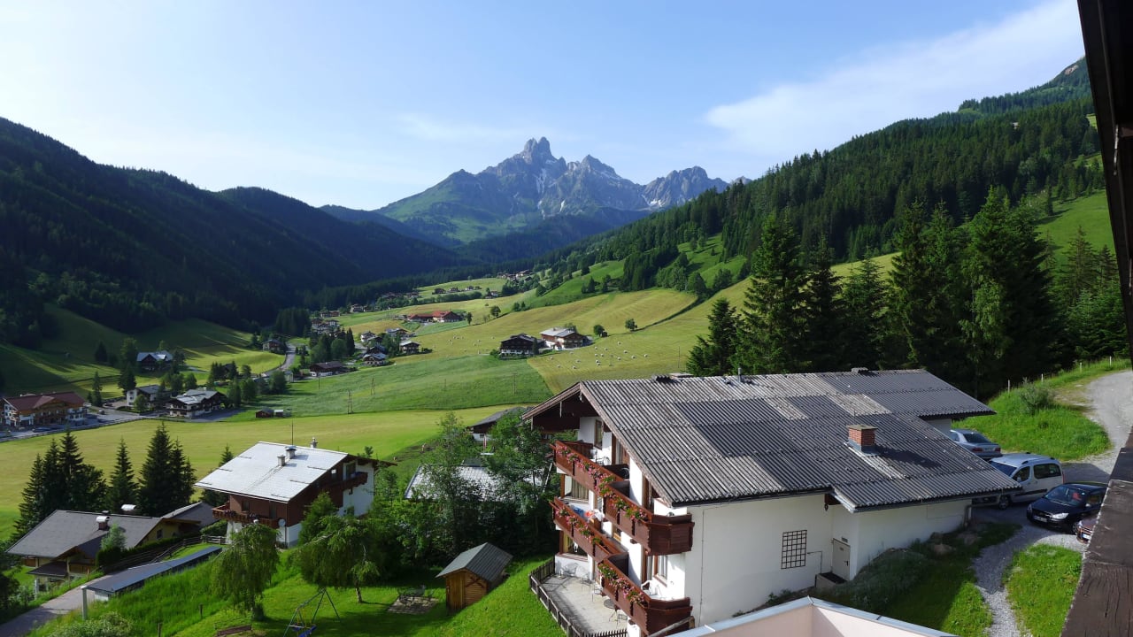 Blick zur Bischofsmütze  Hotel Alpenkrone