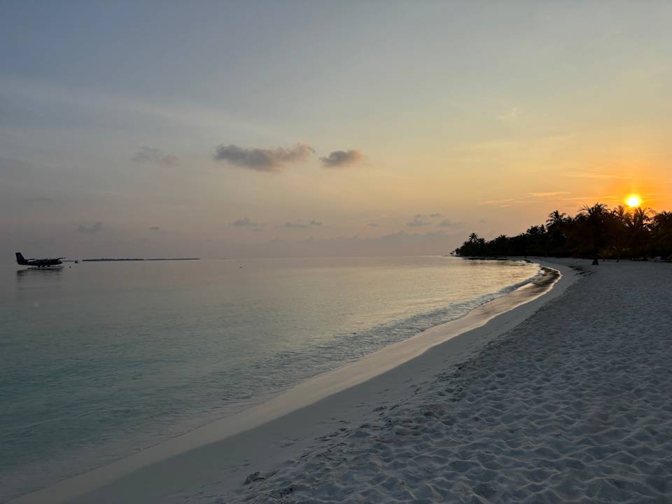 Strand Kuredu Island Resort & Spa