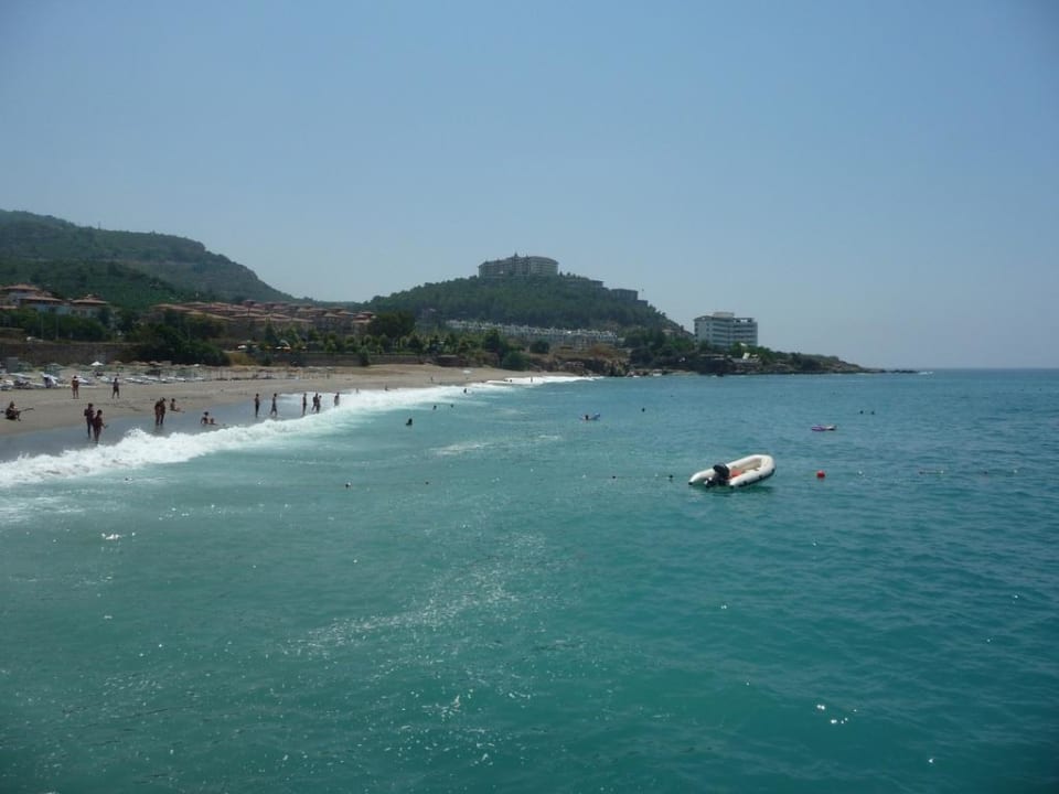 Links vom Hotel aus gesehen Kırbıyık Resort Hotel - Alanya