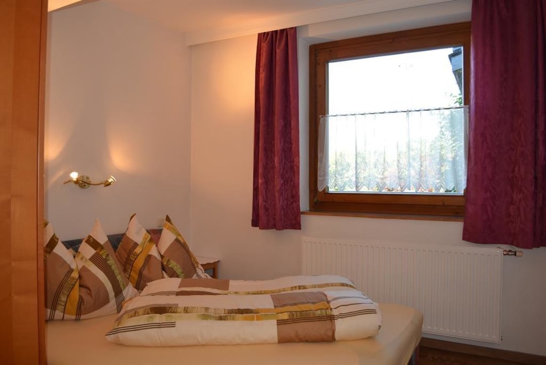 Ferienwohnung 2, Schlafzimmer 2 Ferienwohnungen Walk