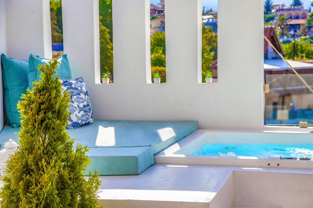 Pool Panorama Suites & Spa