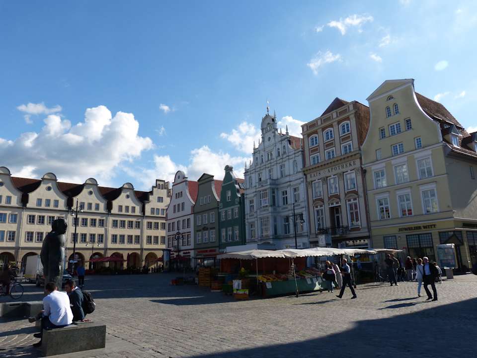 Unmittelbar am Hotel gelegener Marktplatz Hotel Die kleine Sonne