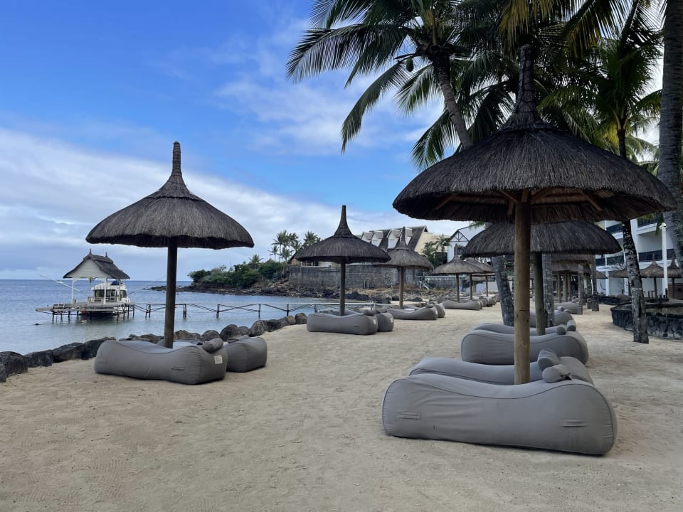 Strand The Ravenala Attitude