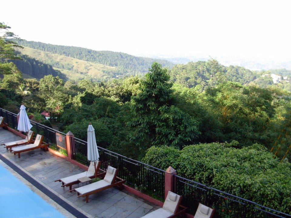 Blick Pool und Aussicht Hotel Amaya Hills
