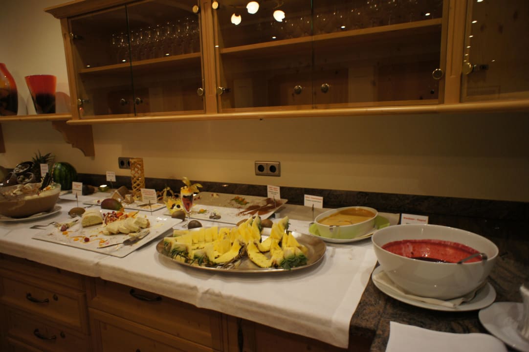 Dessertbuffet im Restaurant vom Alpenhotel Tirol Alpenhotel Tirol