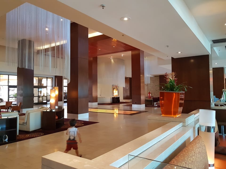 Lobby Renaissance Palm Springs Hotel