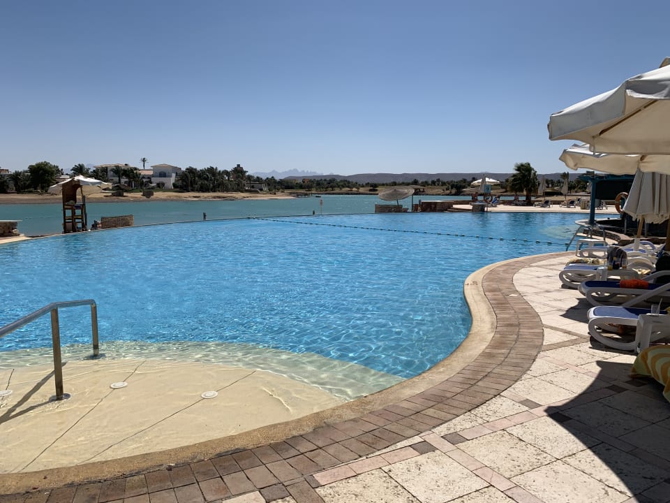 Pool Mövenpick Resort & Spa El Gouna