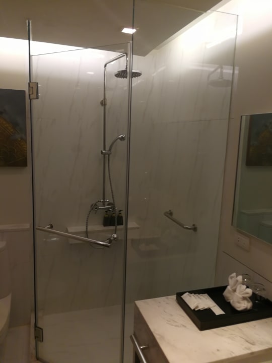 Zimmer JC Kevin Sathorn Bangkok Hotel