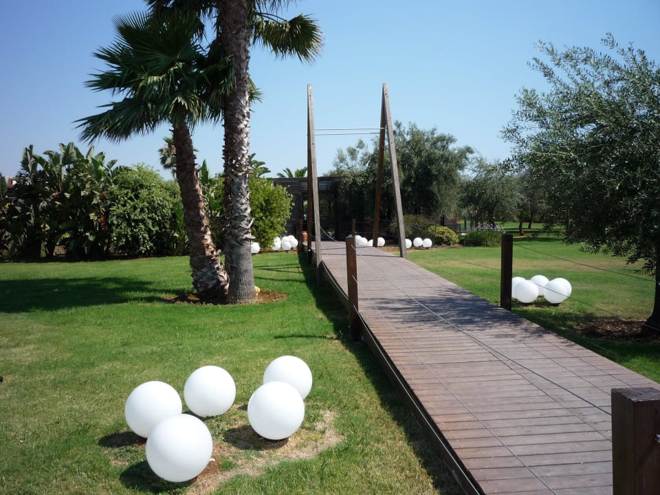 Na terenie hotelu VOI Arenella Resort