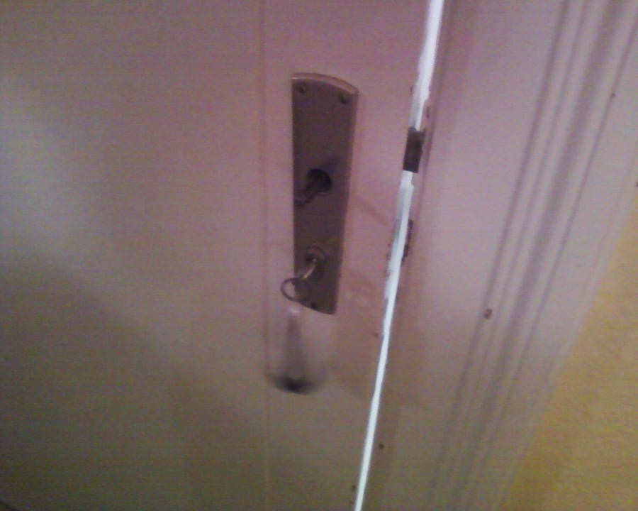 Ständig herausfallende Türklinke im Zr. 17 Hotel Kieler Hof