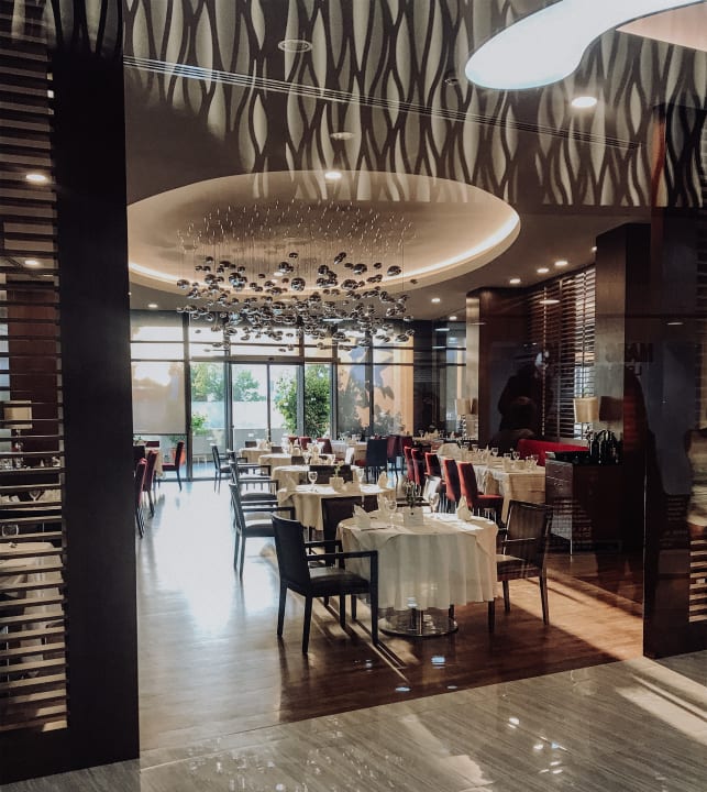 Gastro The Sense Deluxe Hotel