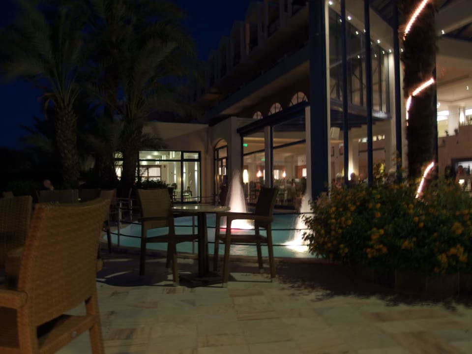 Außenbereich der Bar Kresten Palace Hotel