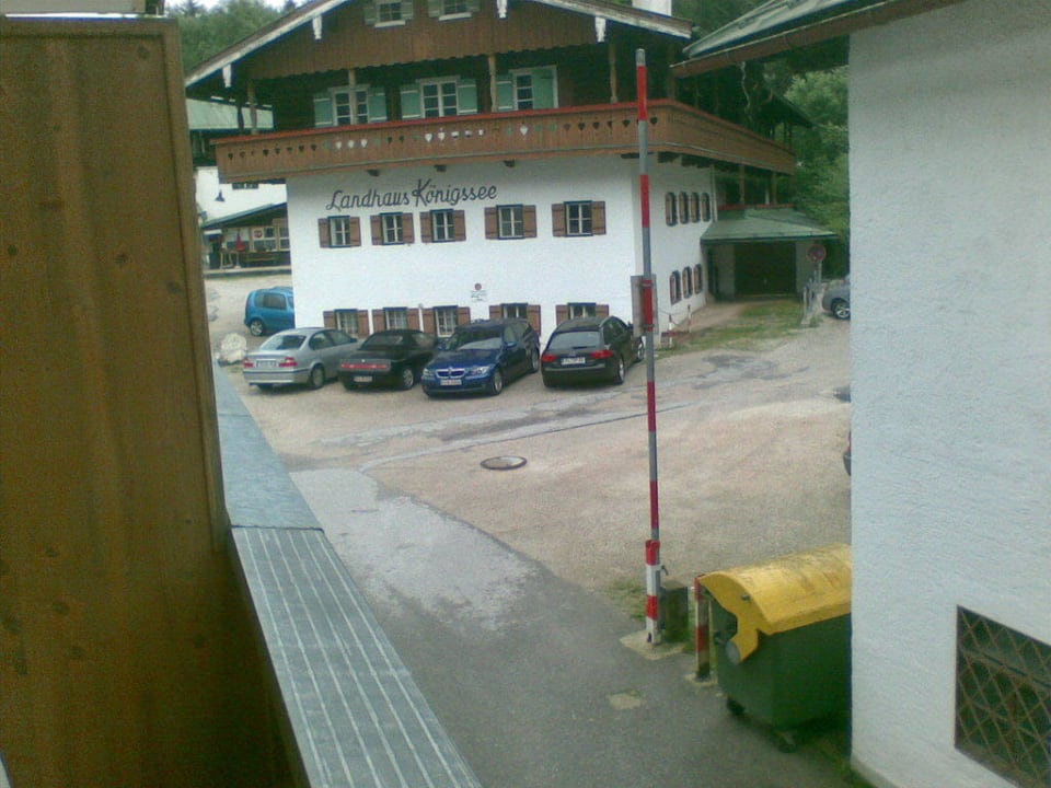 Hinterhofparklatz und Anlieferzone Hotel Königssee