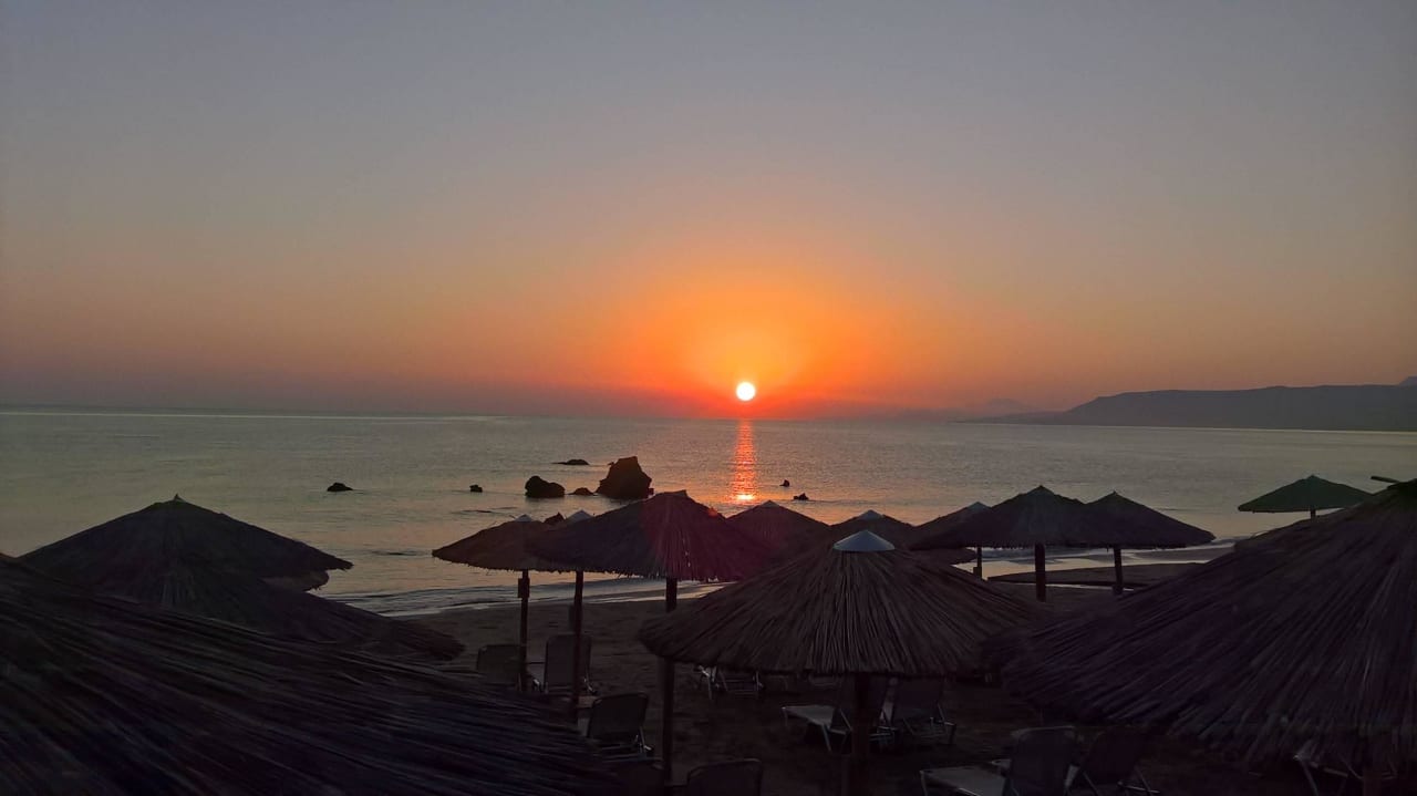 Sonnenaufgang am Hotelstrand Hotel Corissia Princess